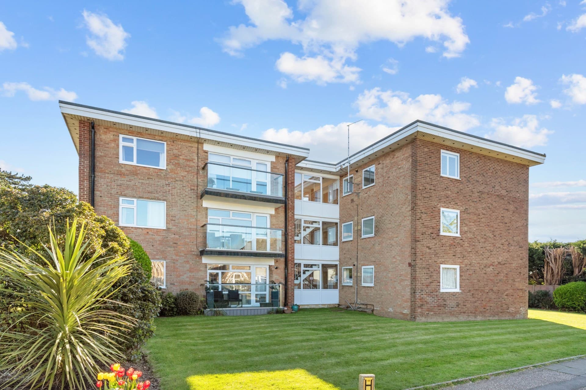 Goring Road, Goring-By-Sea, BN12